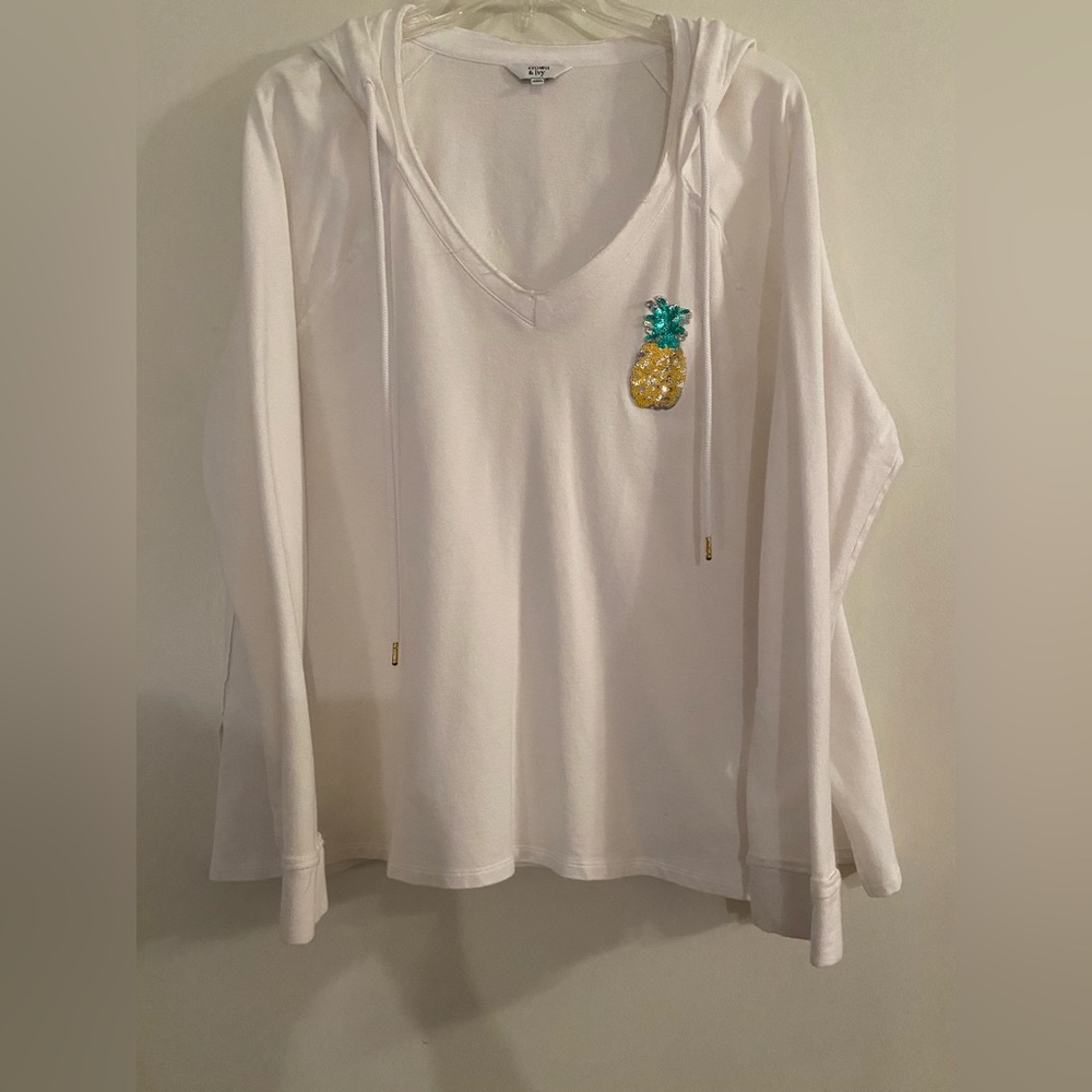 Crown & Ivy soft hooded sweatshirt with pineapple. XL